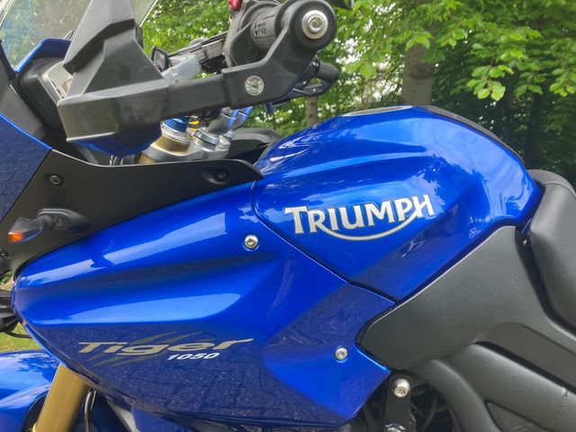 triumph - tiger-1050-abs