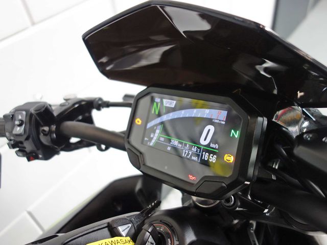 kawasaki - z900