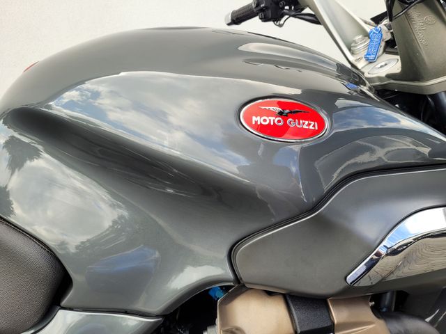 moto-guzzi - 1100-breva
