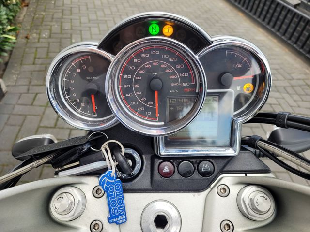 moto-guzzi - 1100-breva