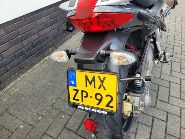 moto-guzzi - 1100-breva