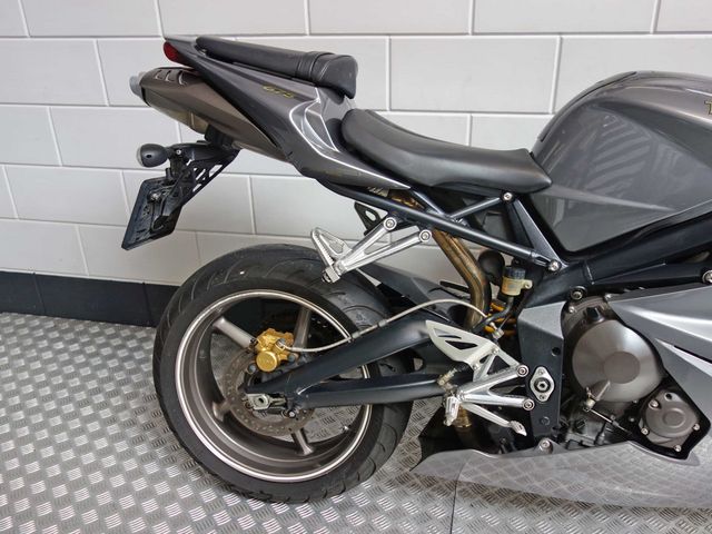 triumph - daytona-675