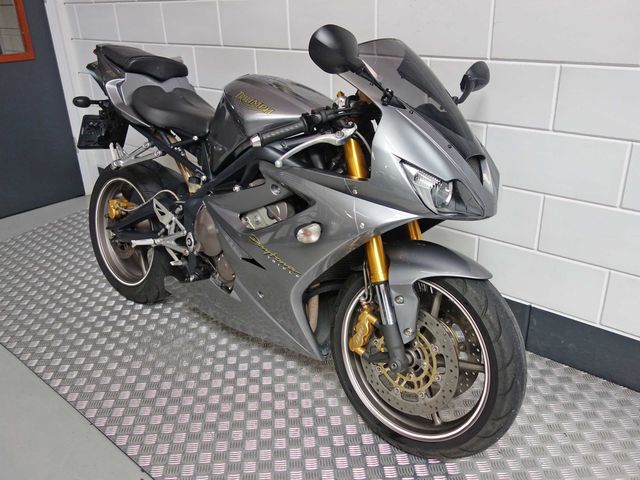 triumph - daytona-675