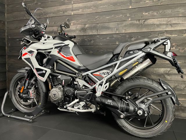 triumph - tiger-1200-gt