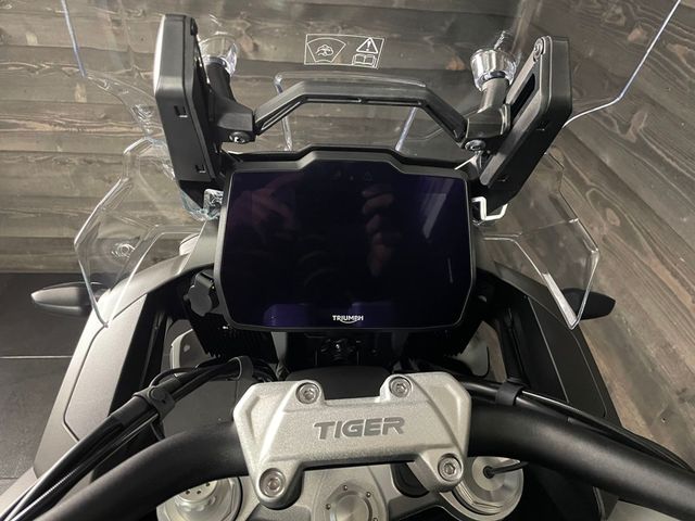 triumph - tiger-1200-gt