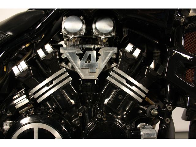 yamaha - vmx-1200-v-max