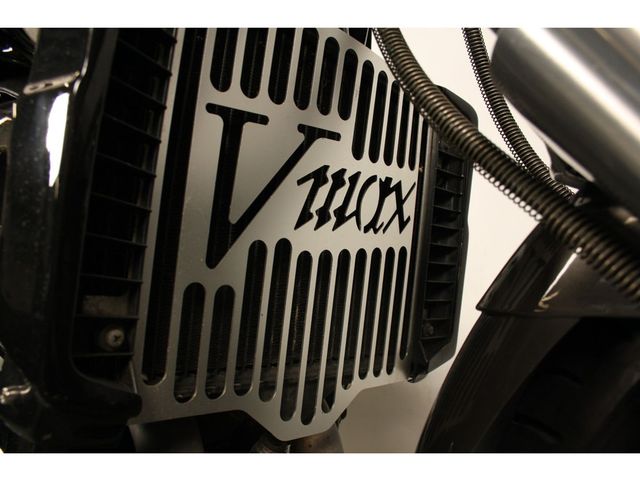 yamaha - vmx-1200-v-max