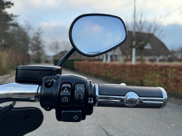 harley-davidson - softail-sportglide