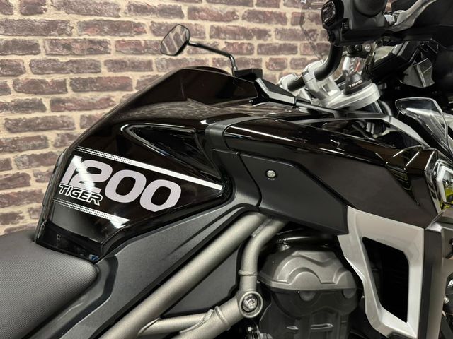 triumph - tiger-explorer-xrx