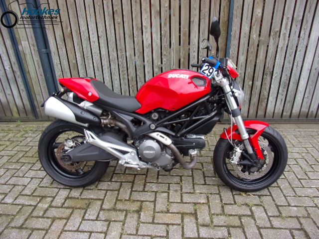 ducati - monster-696