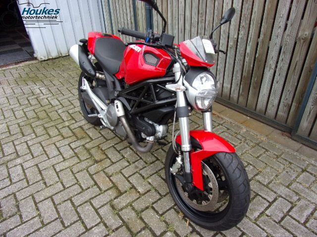 ducati - monster-696
