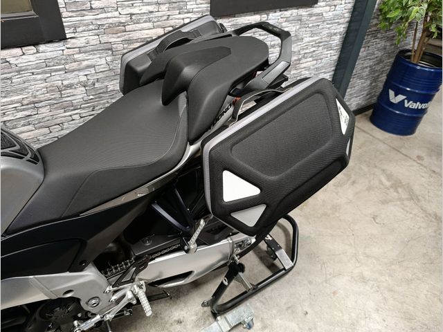 aprilia - tuono-v4-1100