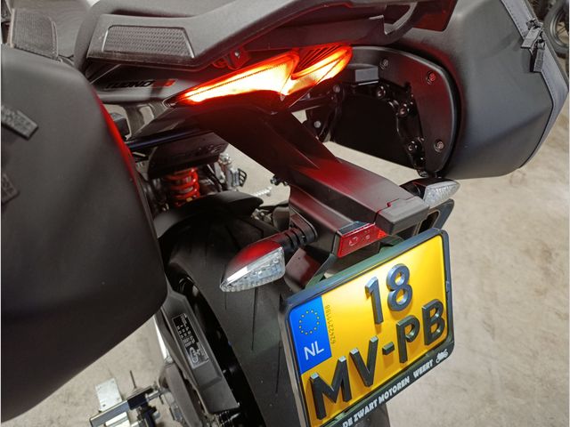 aprilia - tuono-v4-1100