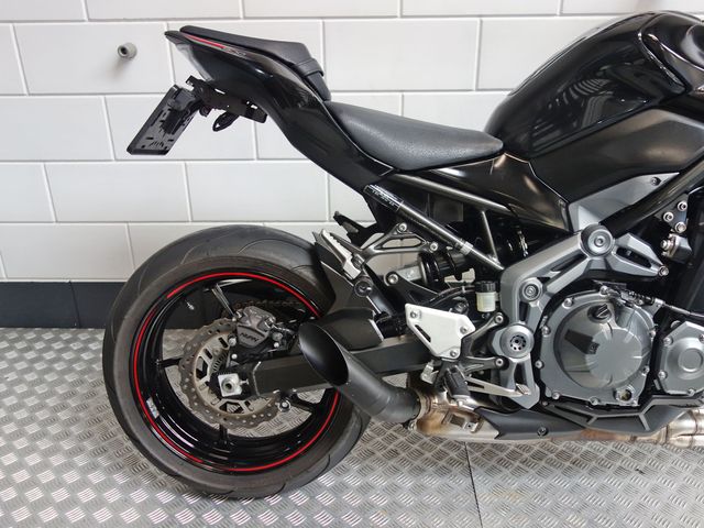 kawasaki - z900