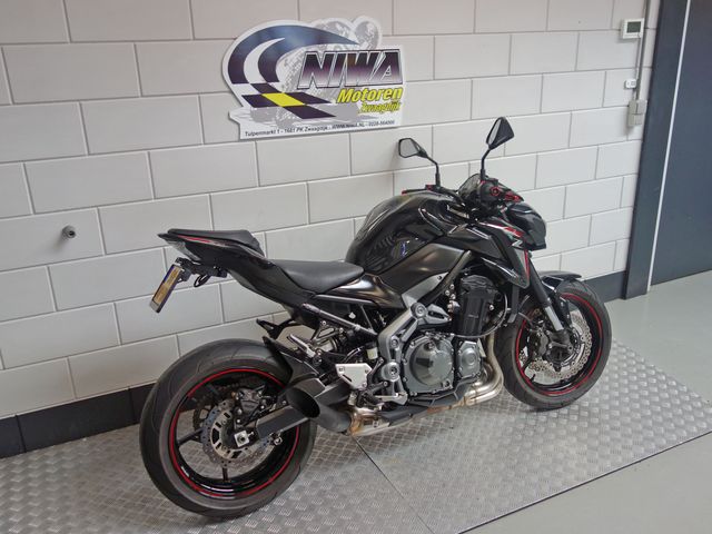 kawasaki - z900