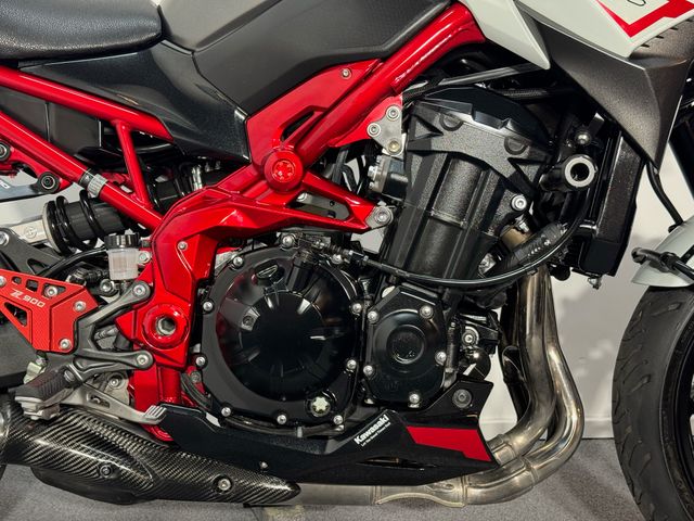 kawasaki - z900