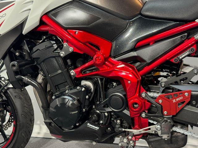 kawasaki - z900