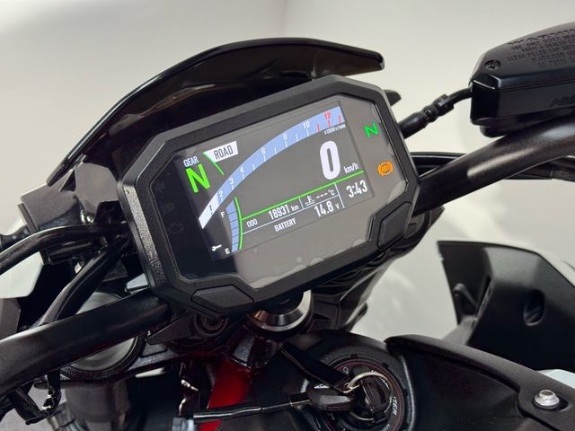 kawasaki - z900