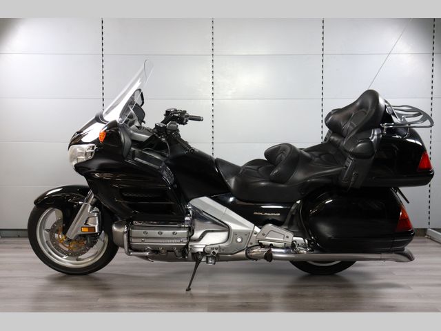 honda - gl-1800-goldwing