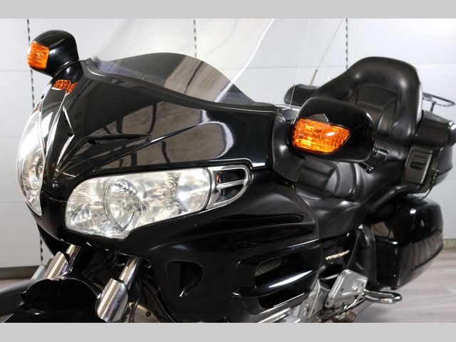 honda - gl-1800-goldwing