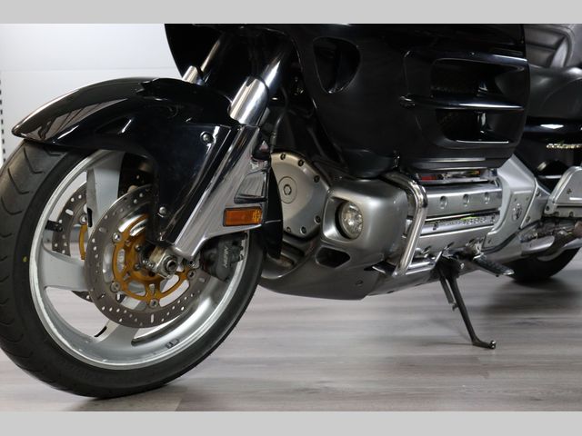 honda - gl-1800-goldwing