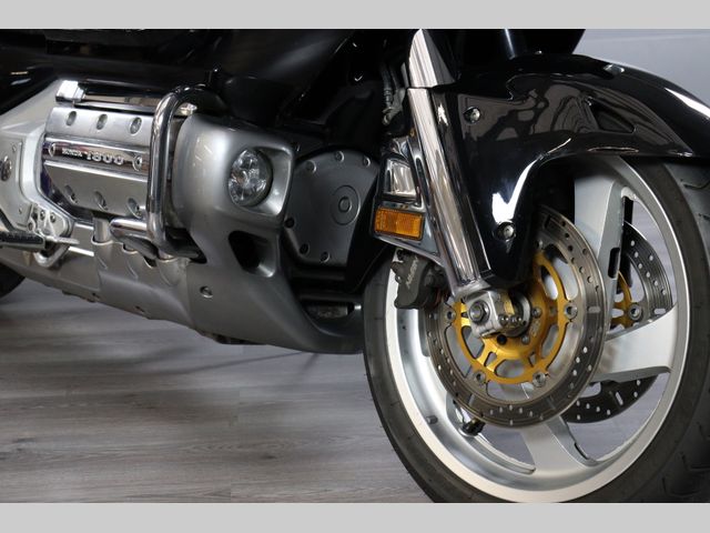 honda - gl-1800-goldwing