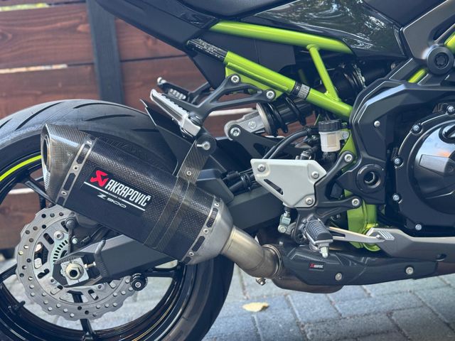 kawasaki - z900