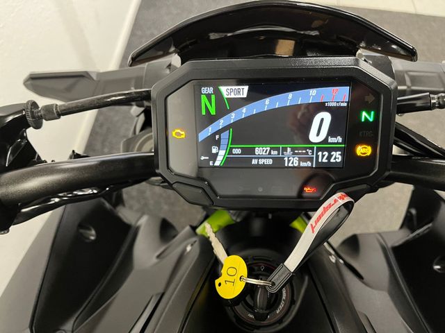 kawasaki - z900