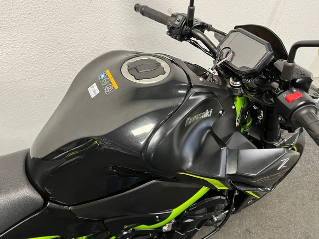 kawasaki - z900