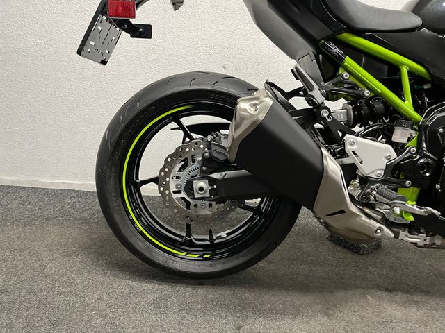 kawasaki - z900