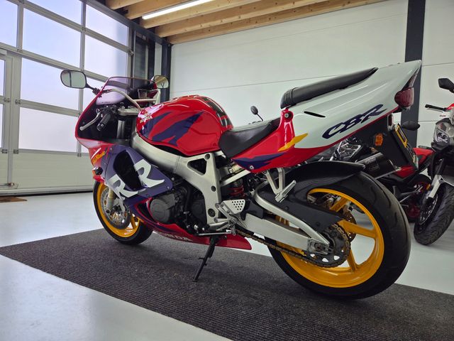 honda - cbr-900-rr-fireblade