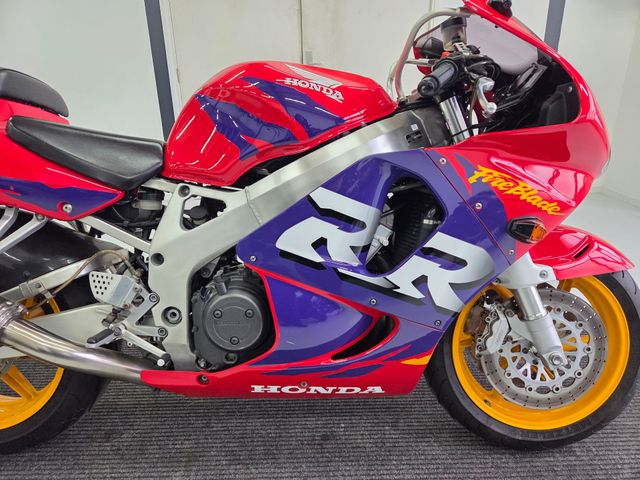 honda - cbr-900-rr-fireblade