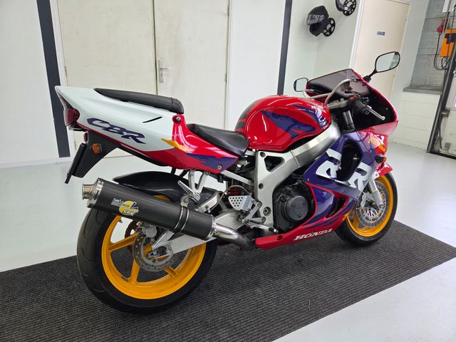 honda - cbr-900-rr-fireblade