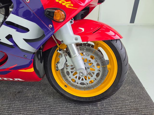 honda - cbr-900-rr-fireblade