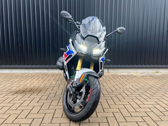 bmw - r-1300-rs