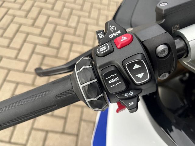 bmw - r-1300-rs