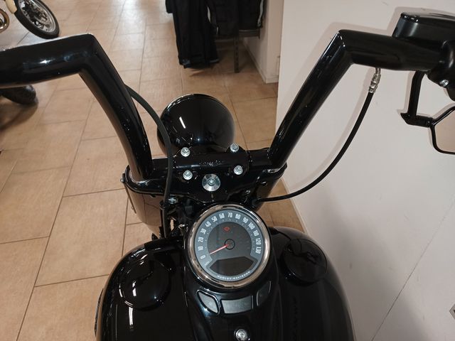 harley-davidson - heritage-softail-classic-114-flstc