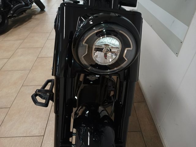 harley-davidson - heritage-softail-classic-114-flstc