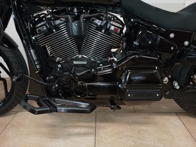 harley-davidson - heritage-softail-classic-114-flstc