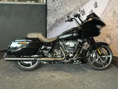 Harley-Davidson Fltrx Road Glide Black Trim - Vivid Black 2026 nieuw – foto 2 van 12