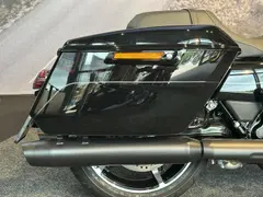 Harley-Davidson Fltrx Road Glide Black Trim - Vivid Black 2026 nieuw – foto 6 van 12