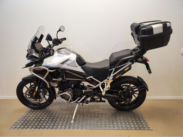 triumph - tiger-1200-gt