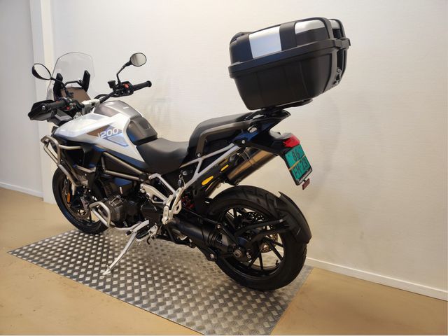 triumph - tiger-1200-gt