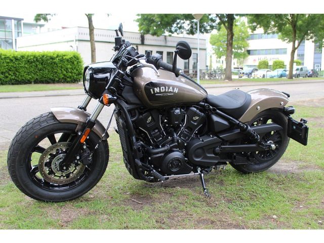 indian - scout-bobber-limited-tech