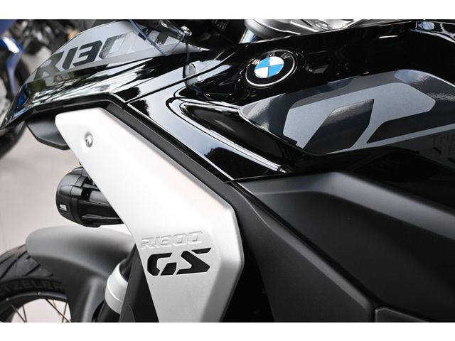 bmw - r-1300-gs-triple-black