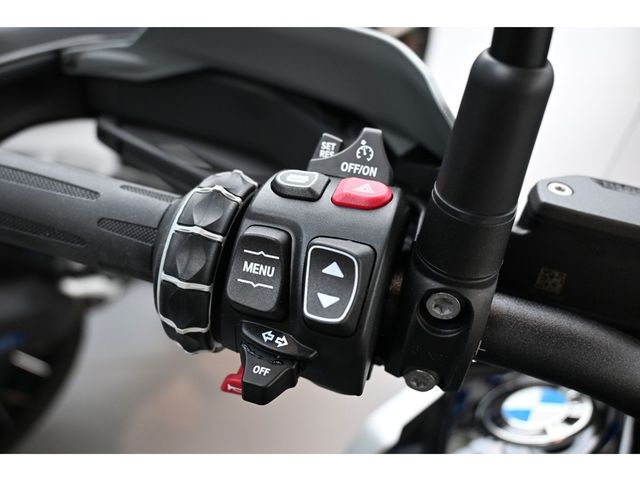 bmw - r-1300-gs-triple-black
