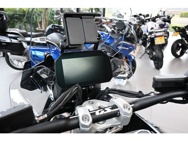 bmw - r-1300-gs-triple-black