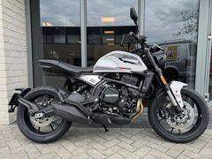 MOTO MORINI SEIEMMEZZO STR