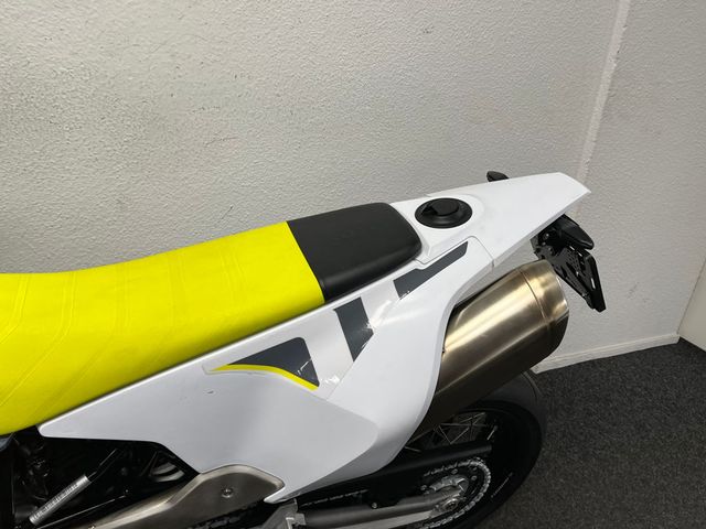 husqvarna - 701-supermoto