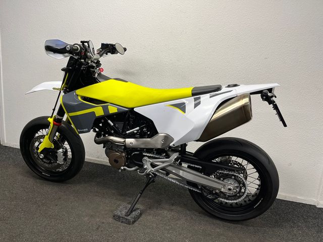 husqvarna - 701-supermoto